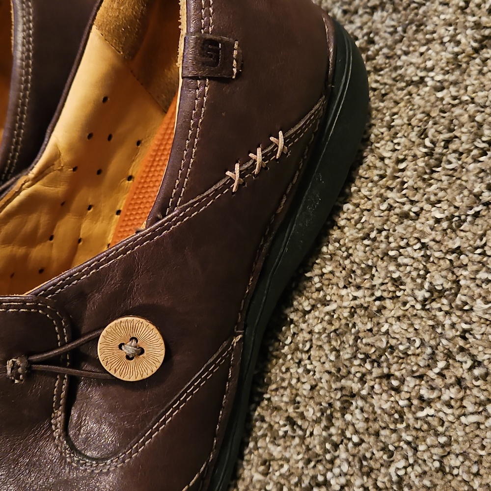 Clarks Dark Brown Leather Structured Unlooped Siz… - image 3